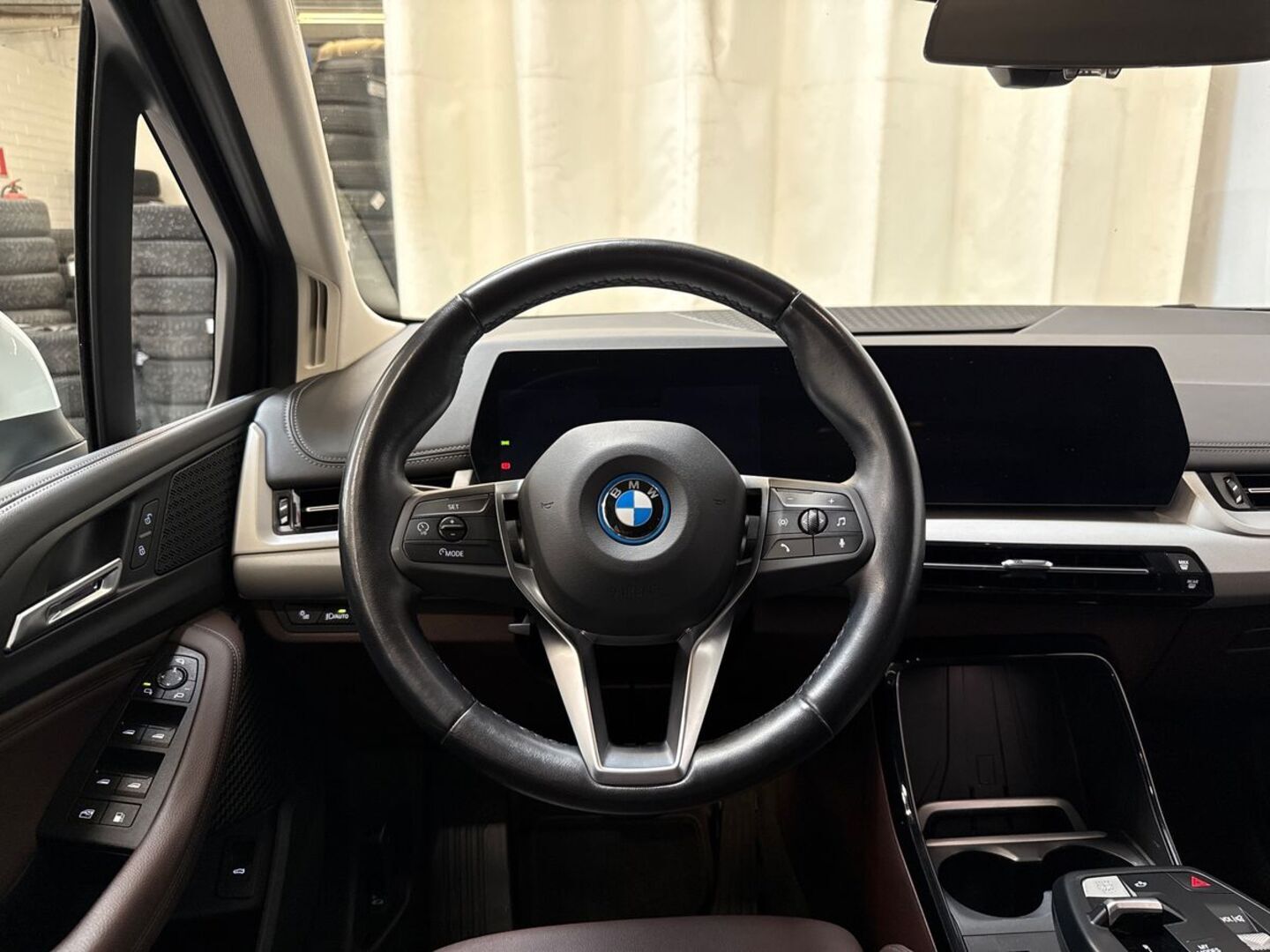 BMW 225 2023