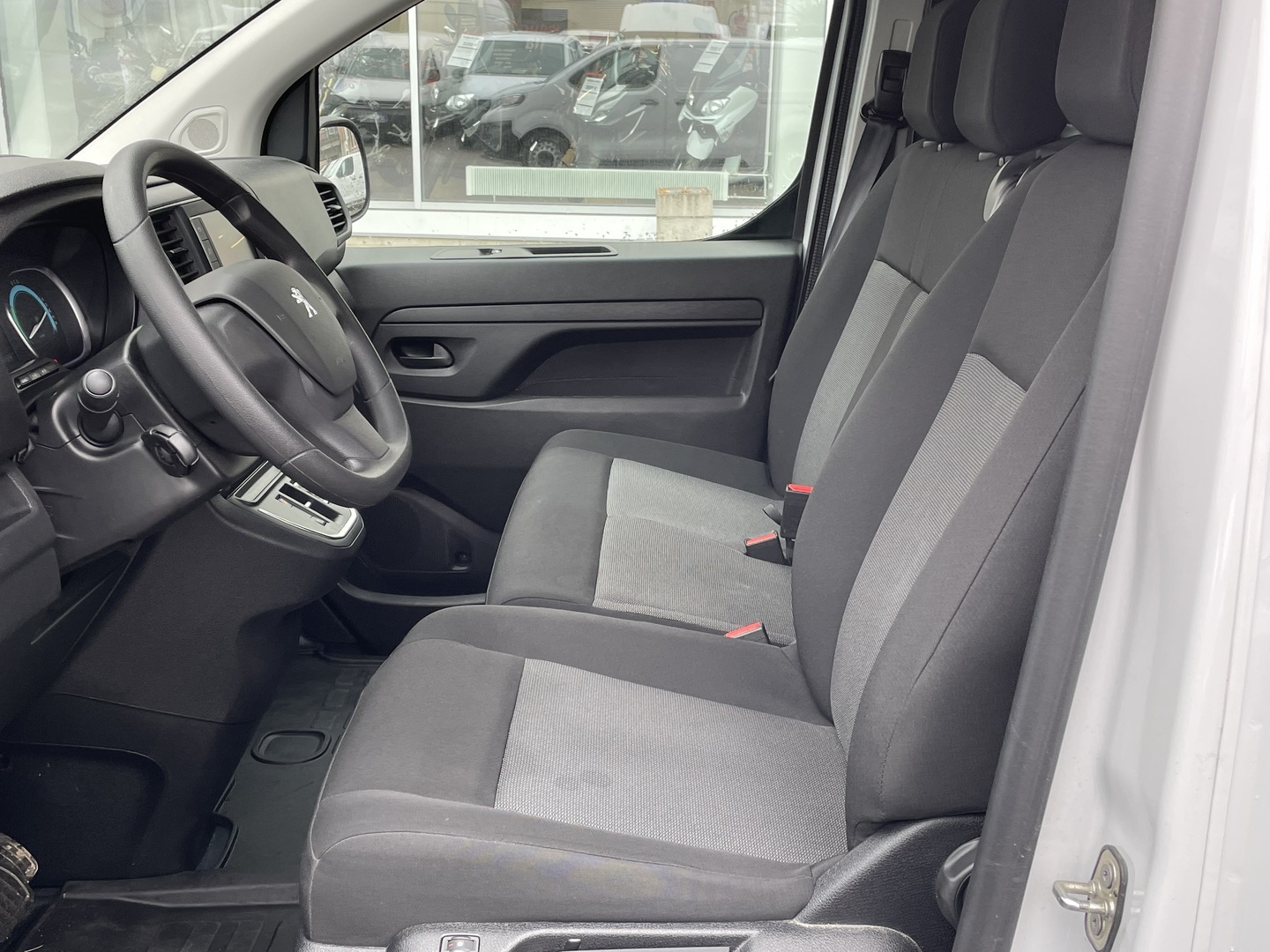 PEUGEOT E-EXPERT 2024