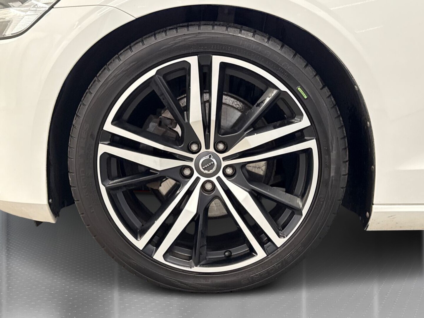 VOLVO V60 2020