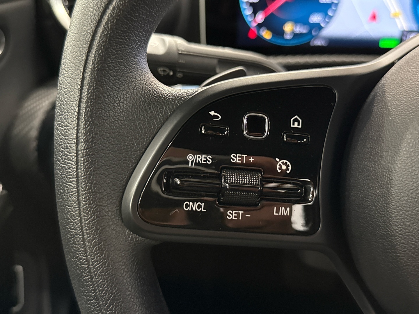 MERCEDES-BENZ A 2020