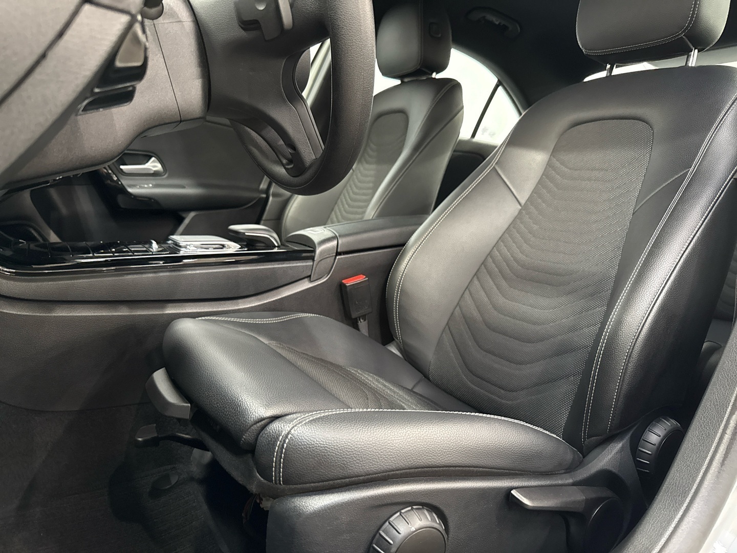 MERCEDES-BENZ A 2020