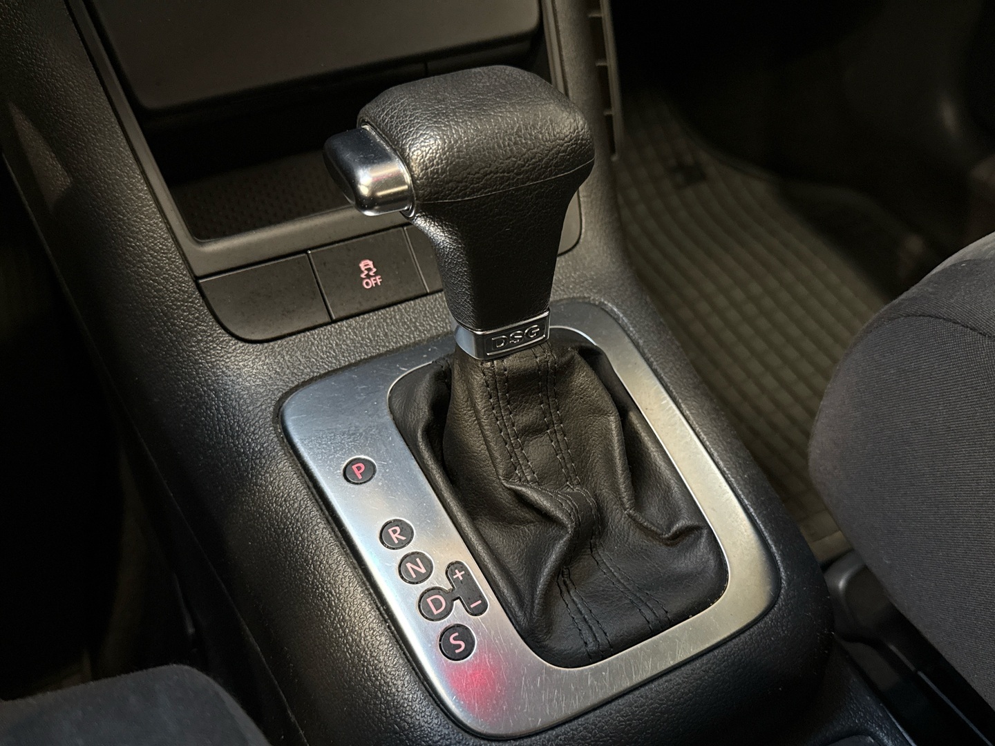 VOLKSWAGEN Golf Plus 2010