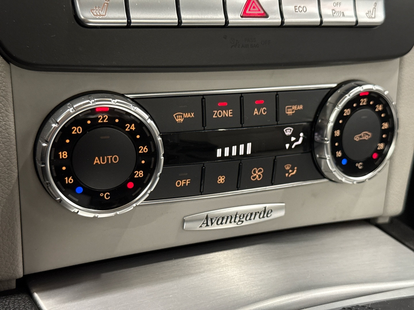 MERCEDES-BENZ C 2012