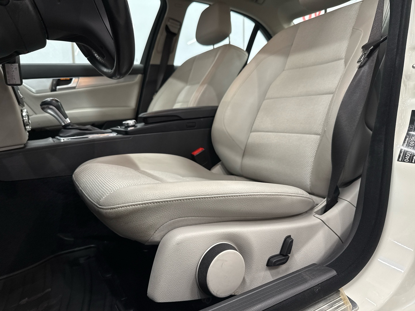 MERCEDES-BENZ C 2012