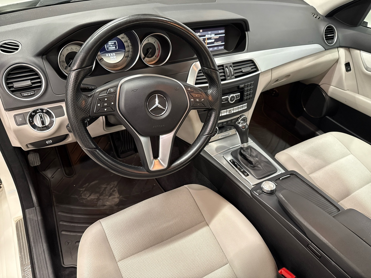 MERCEDES-BENZ C 2012