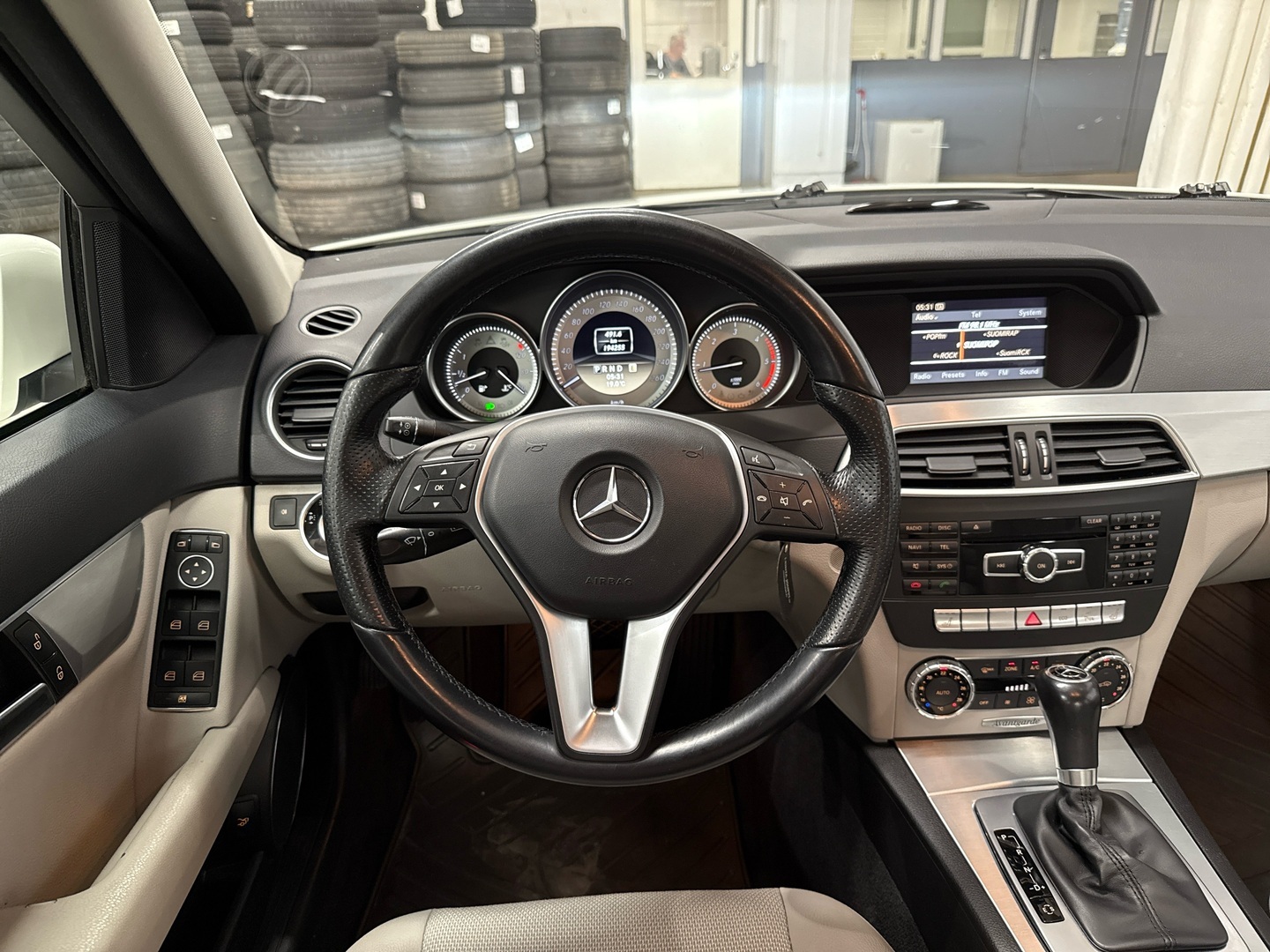 MERCEDES-BENZ C 2012