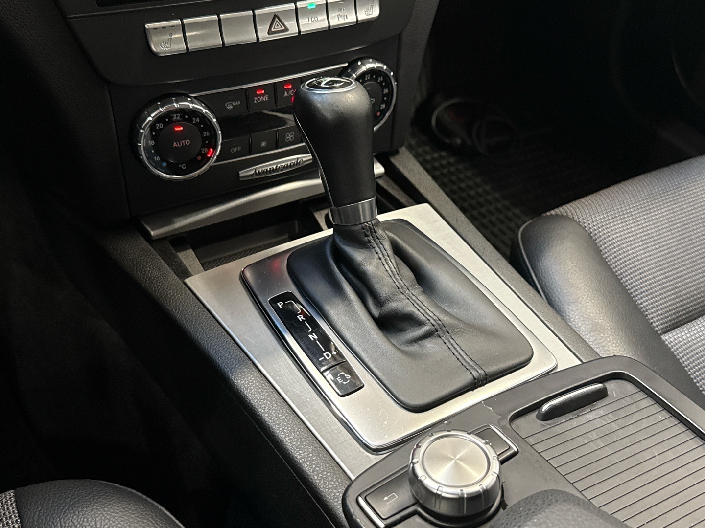 MERCEDES-BENZ C 2011