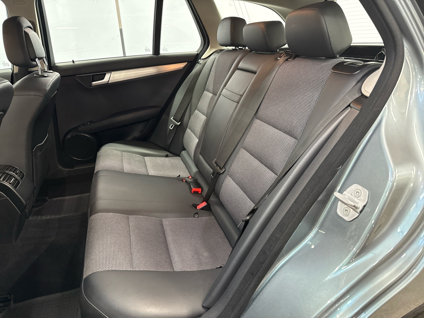 MERCEDES-BENZ C 2011