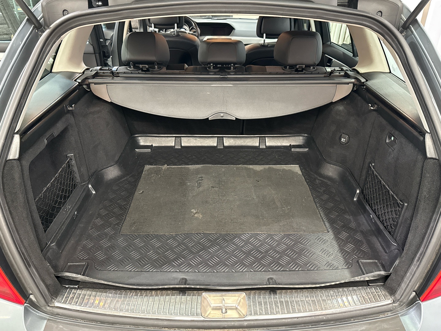 MERCEDES-BENZ C 2011