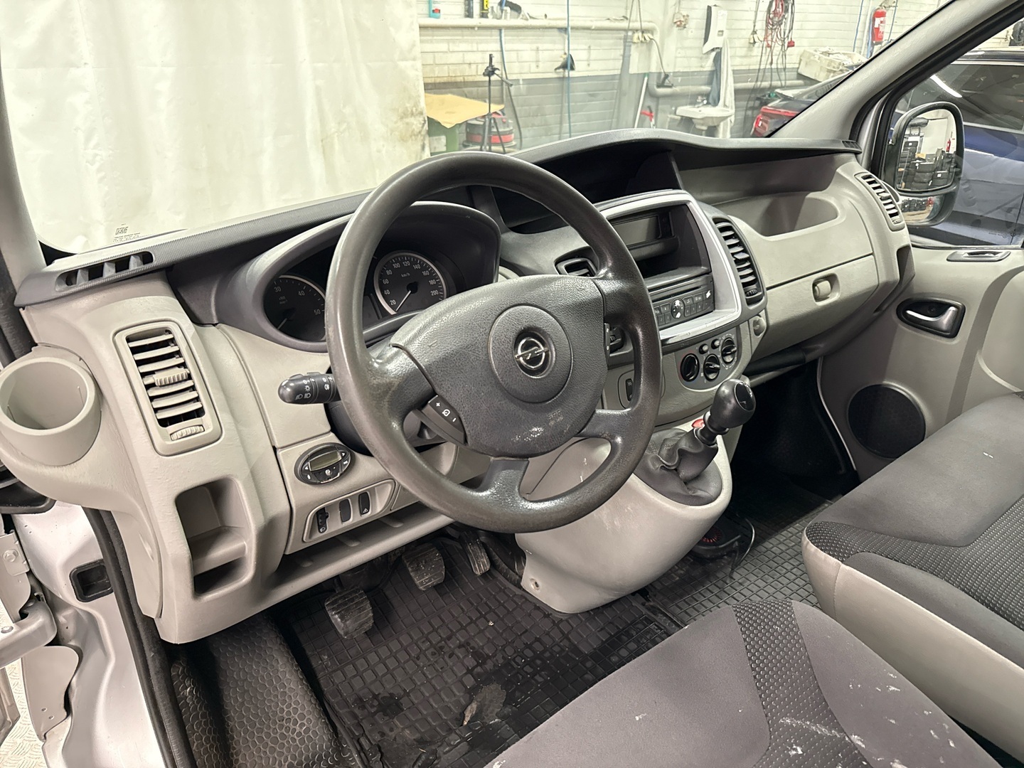 OPEL Vivaro 2011