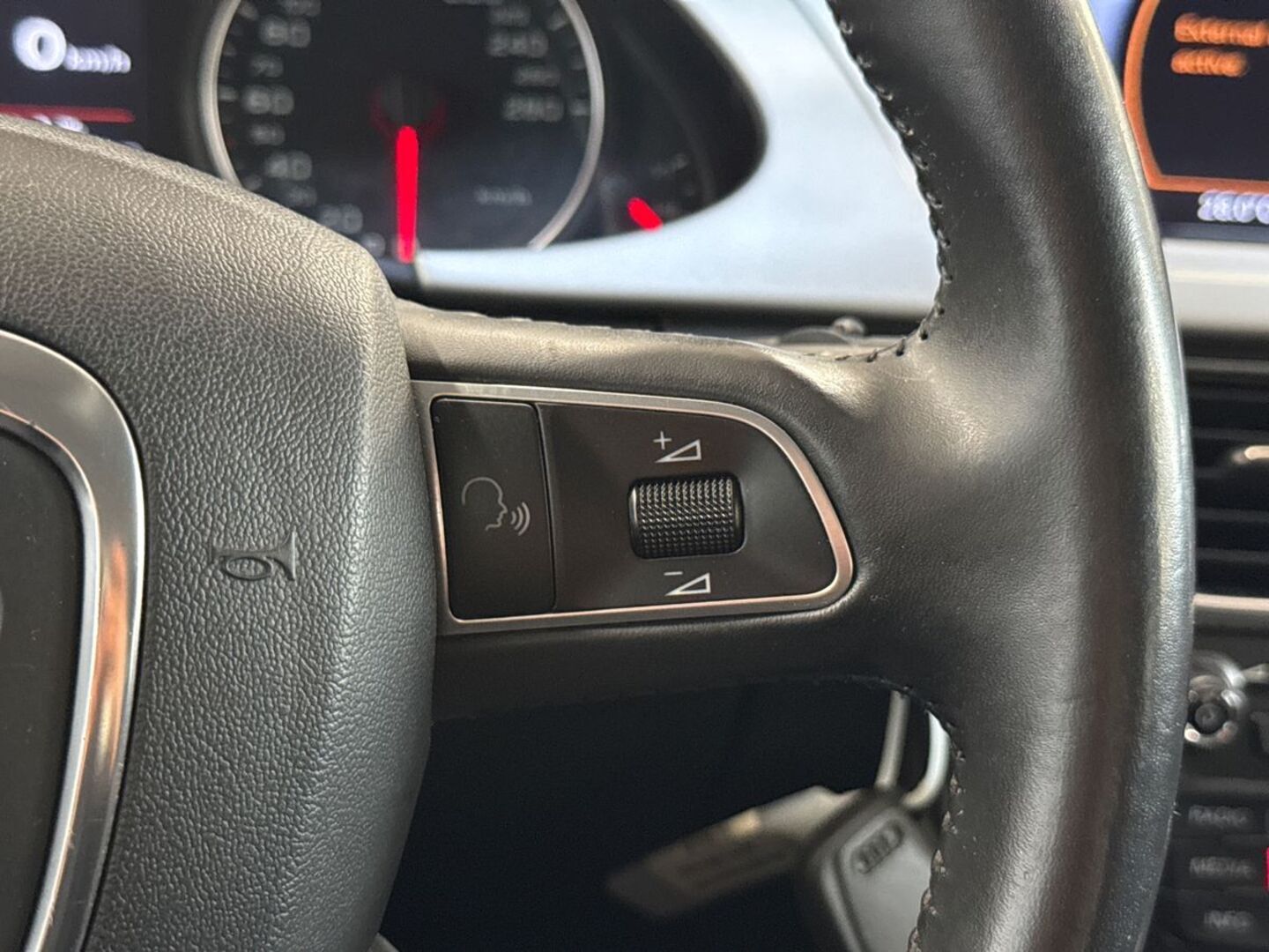 AUDI A4 2011