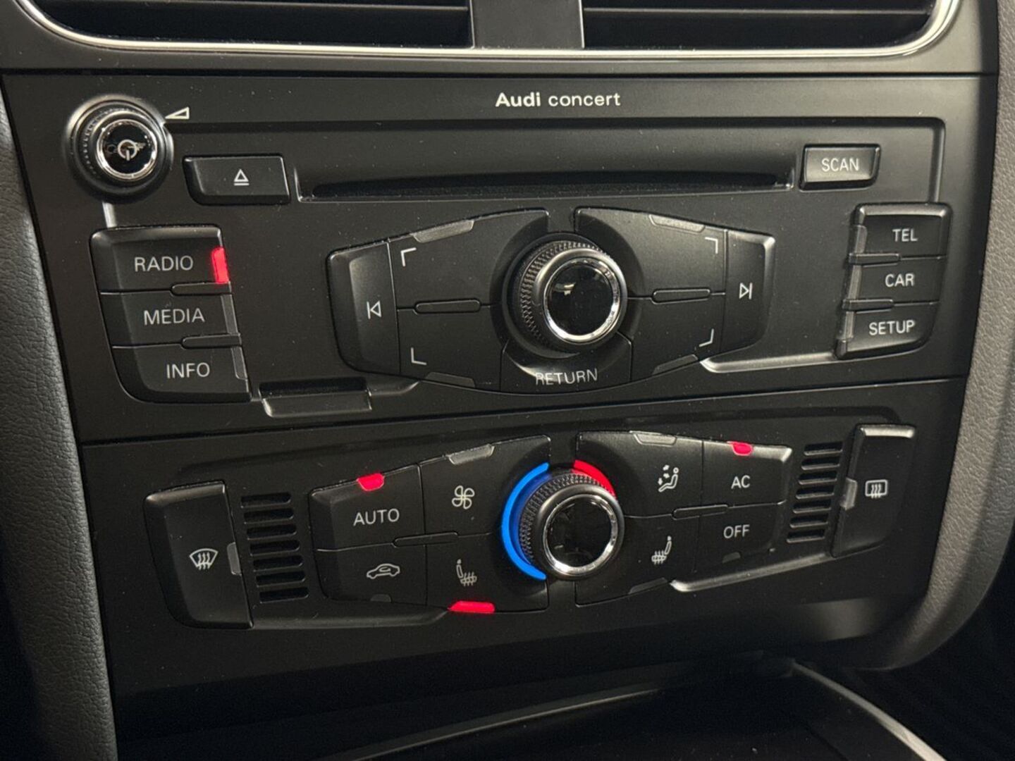 AUDI A4 2011