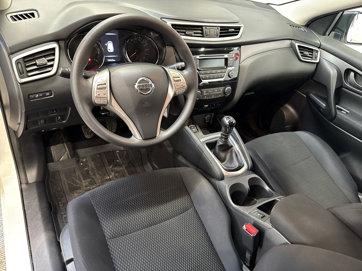 NISSAN Qashqai 2015