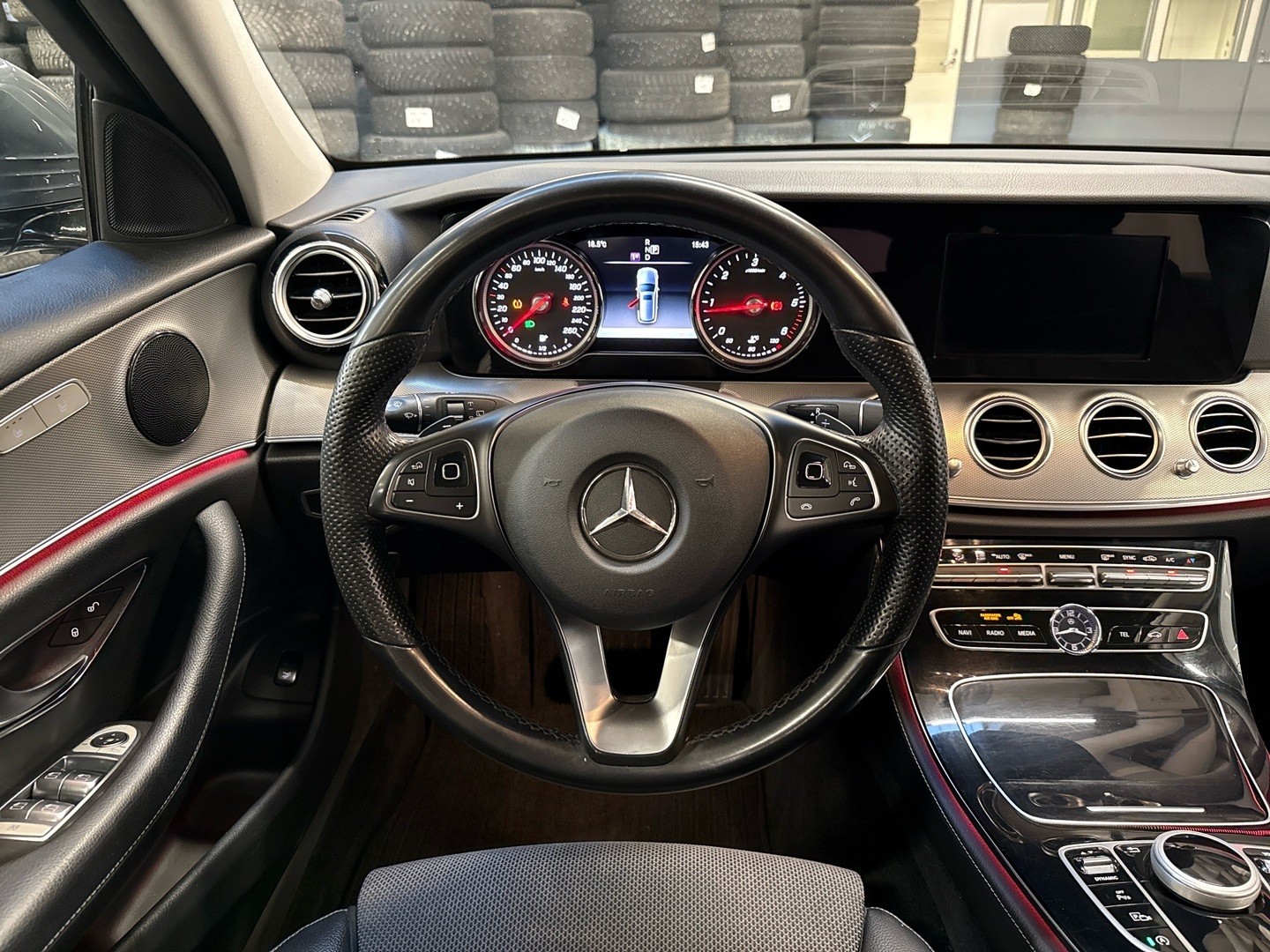 MERCEDES-BENZ E 2017