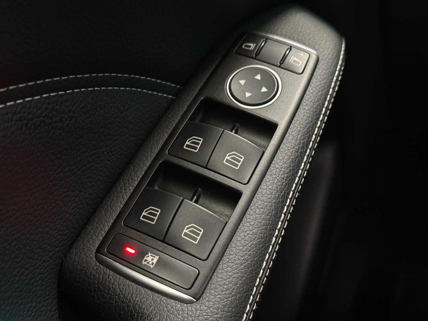 MERCEDES-BENZ B 2016