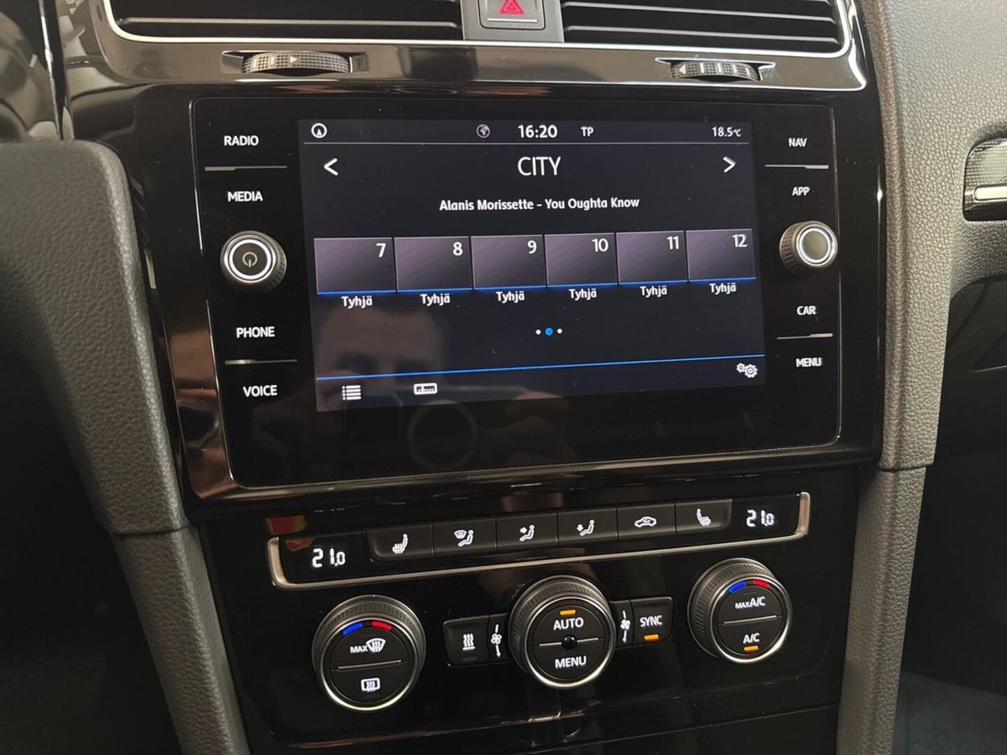 VOLKSWAGEN Golf 2018