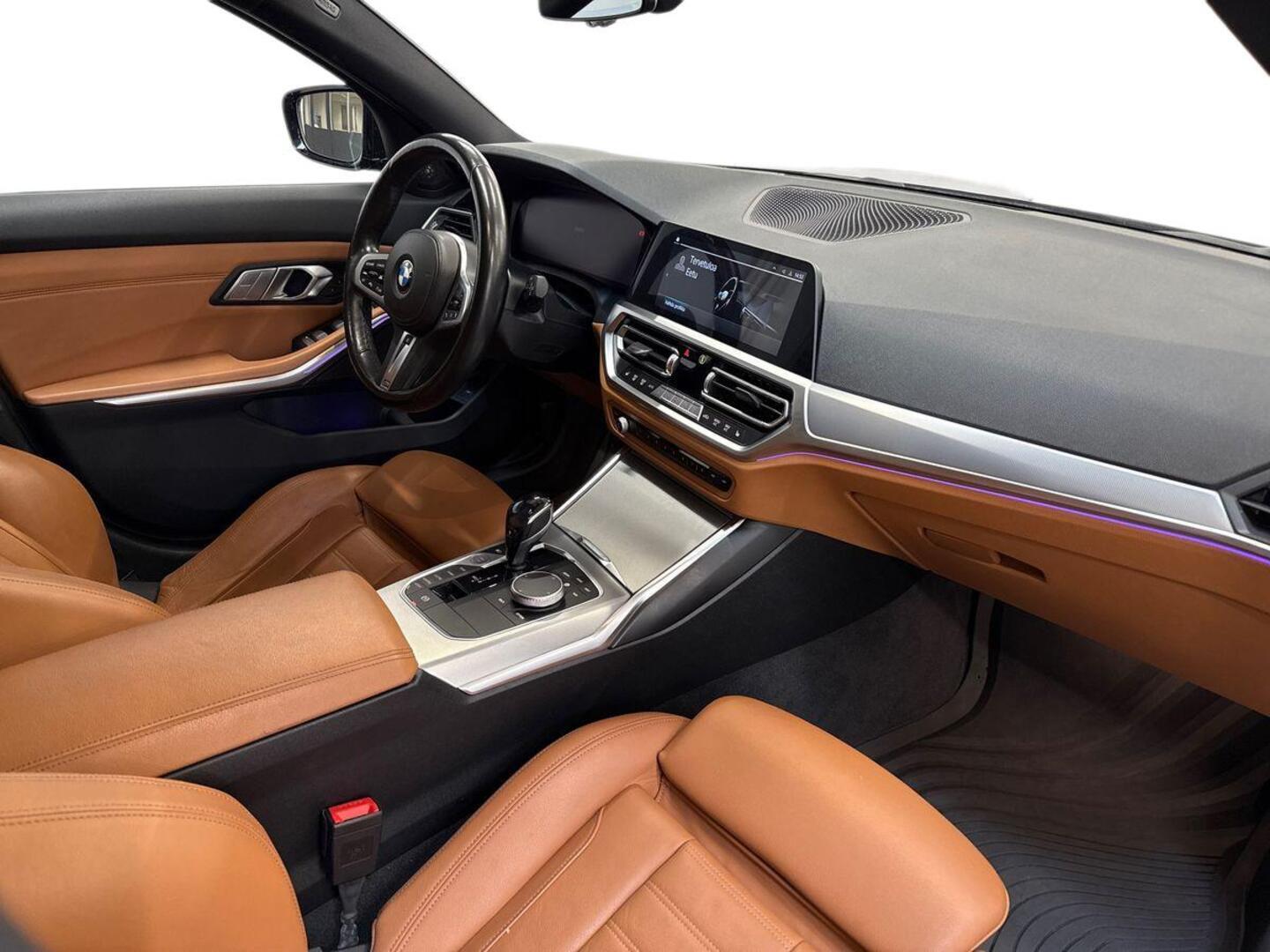 BMW 330 2021