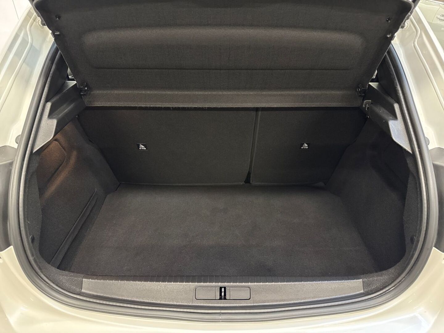 PEUGEOT 208 2022