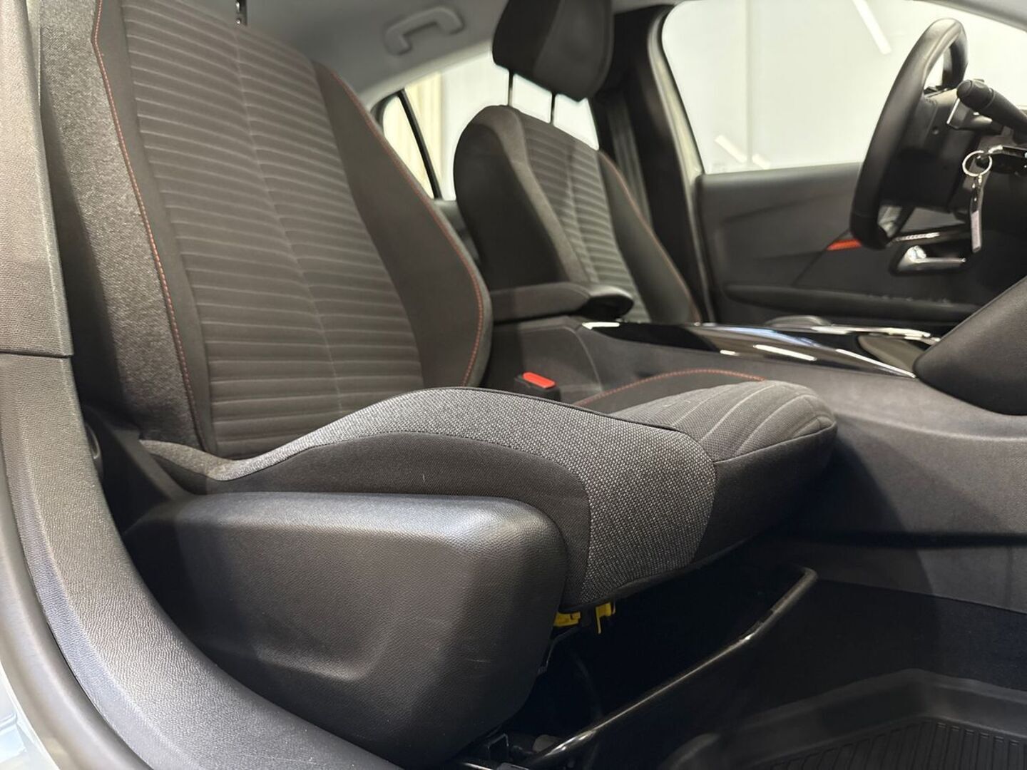 PEUGEOT 208 2022