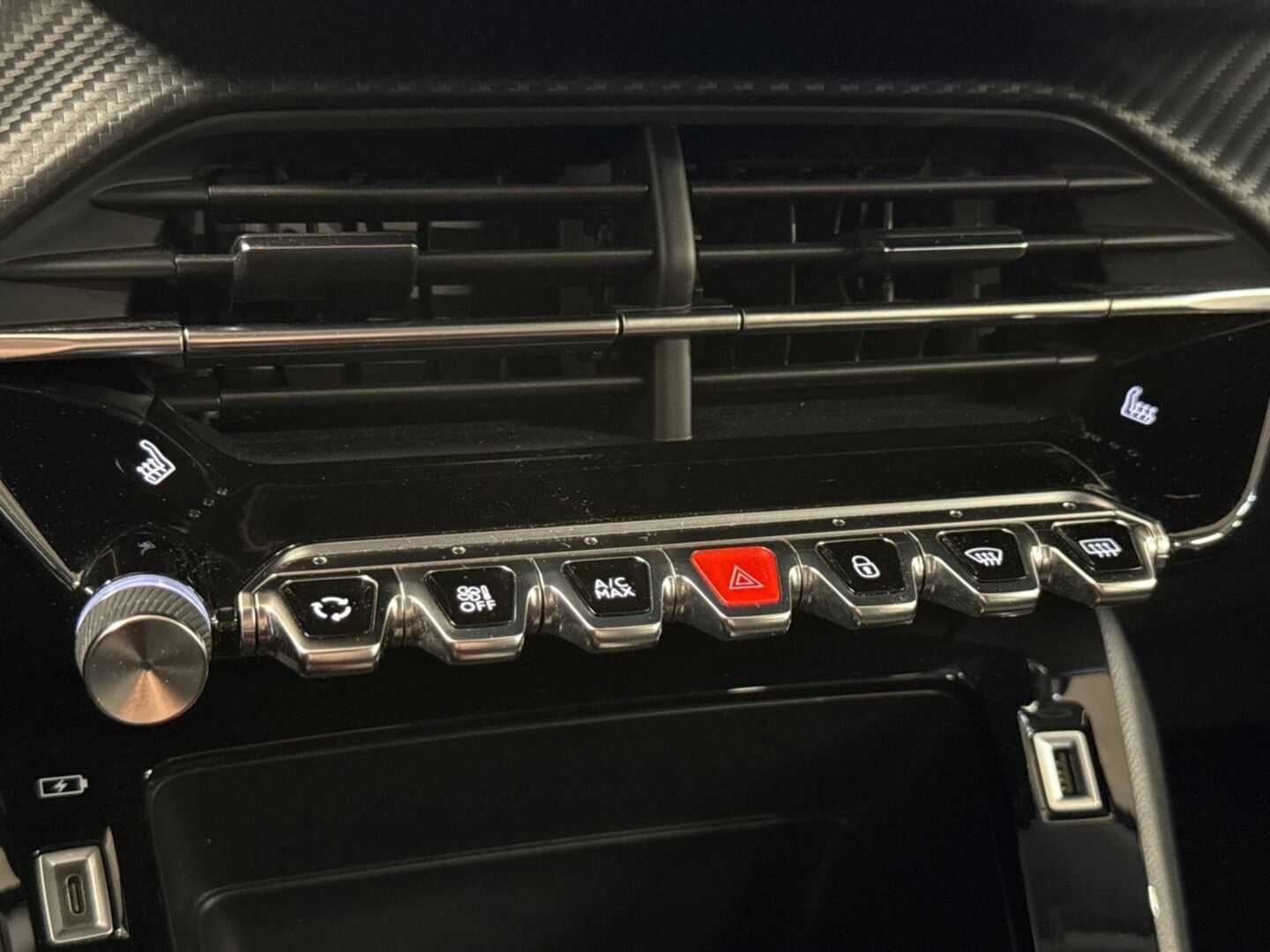 PEUGEOT 208 2022