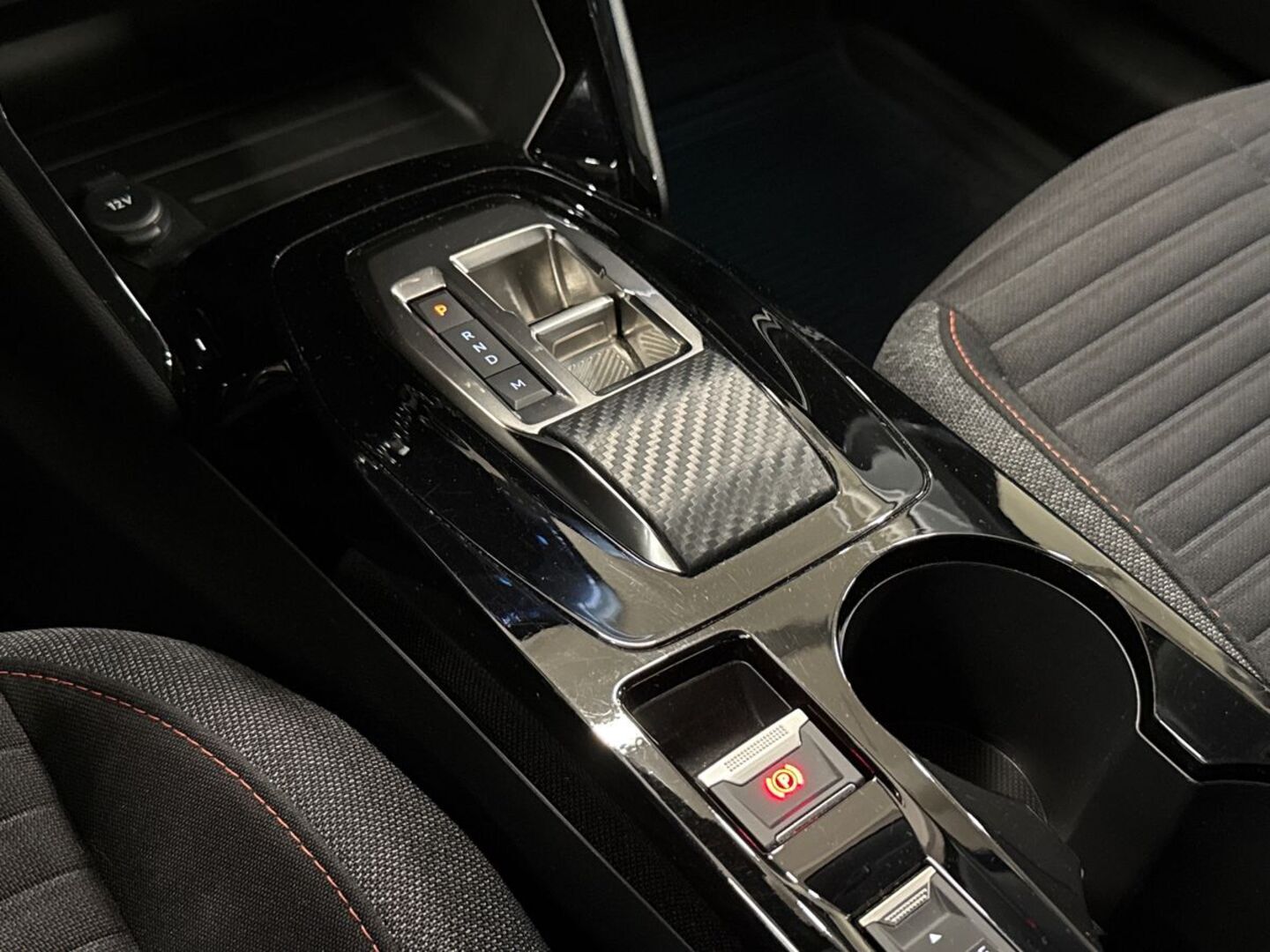 PEUGEOT 208 2022
