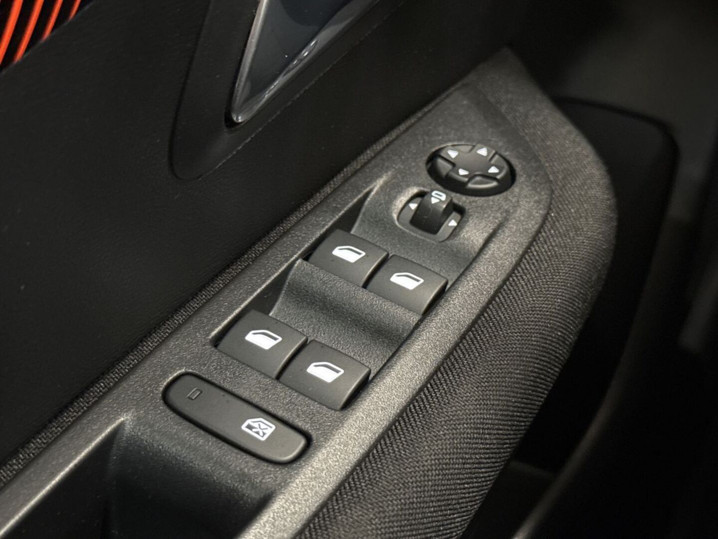 PEUGEOT 208 2022
