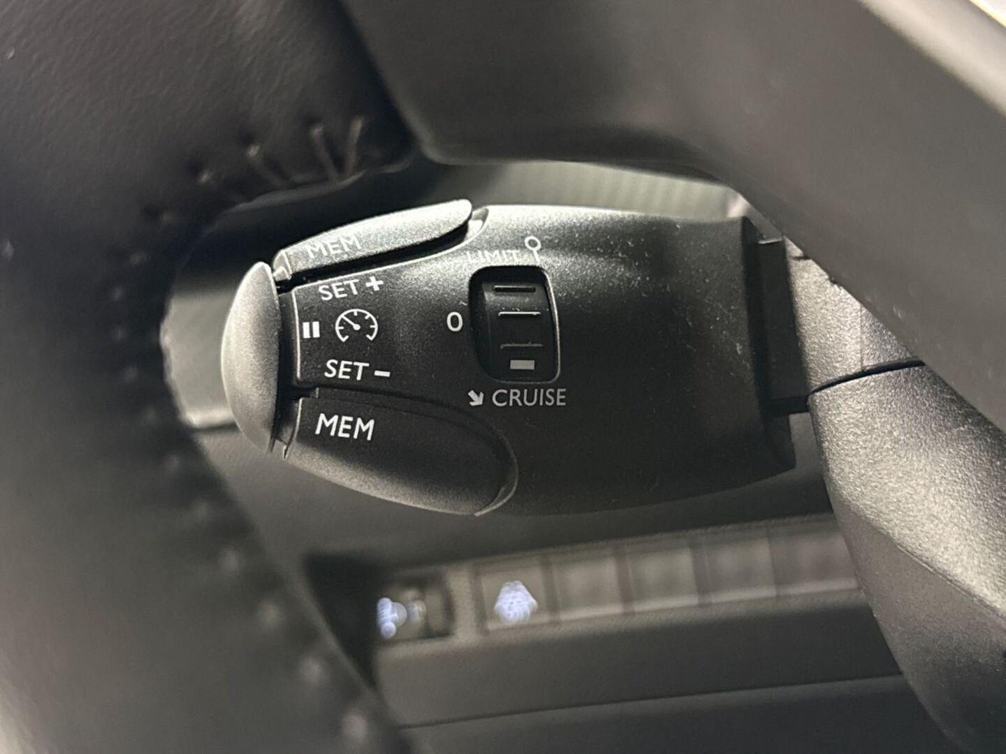 PEUGEOT 208 2022