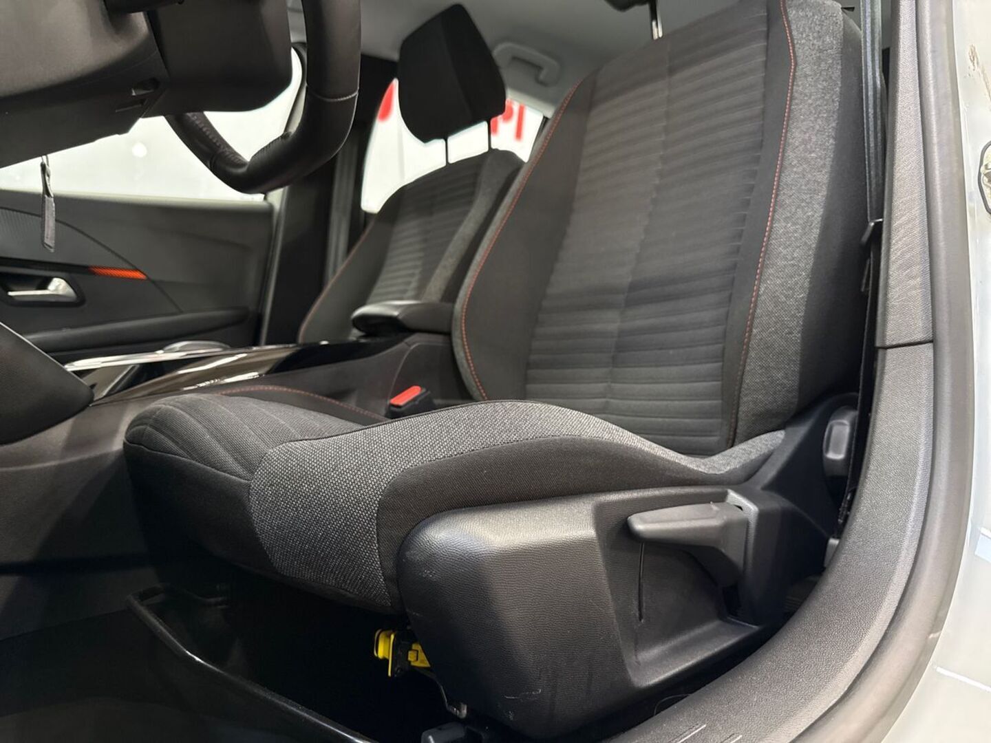 PEUGEOT 208 2022