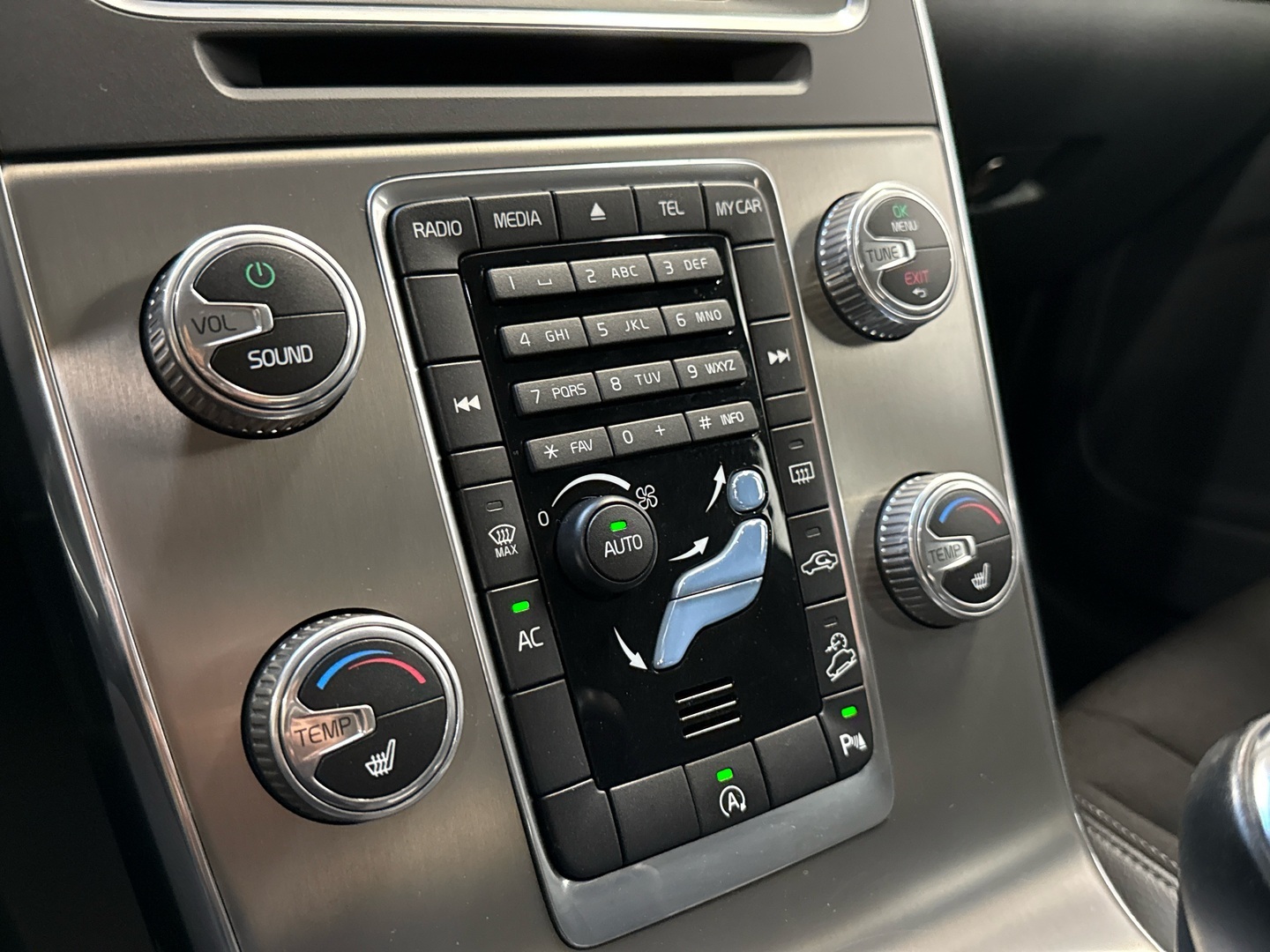 VOLVO V60 Cross Country 2016