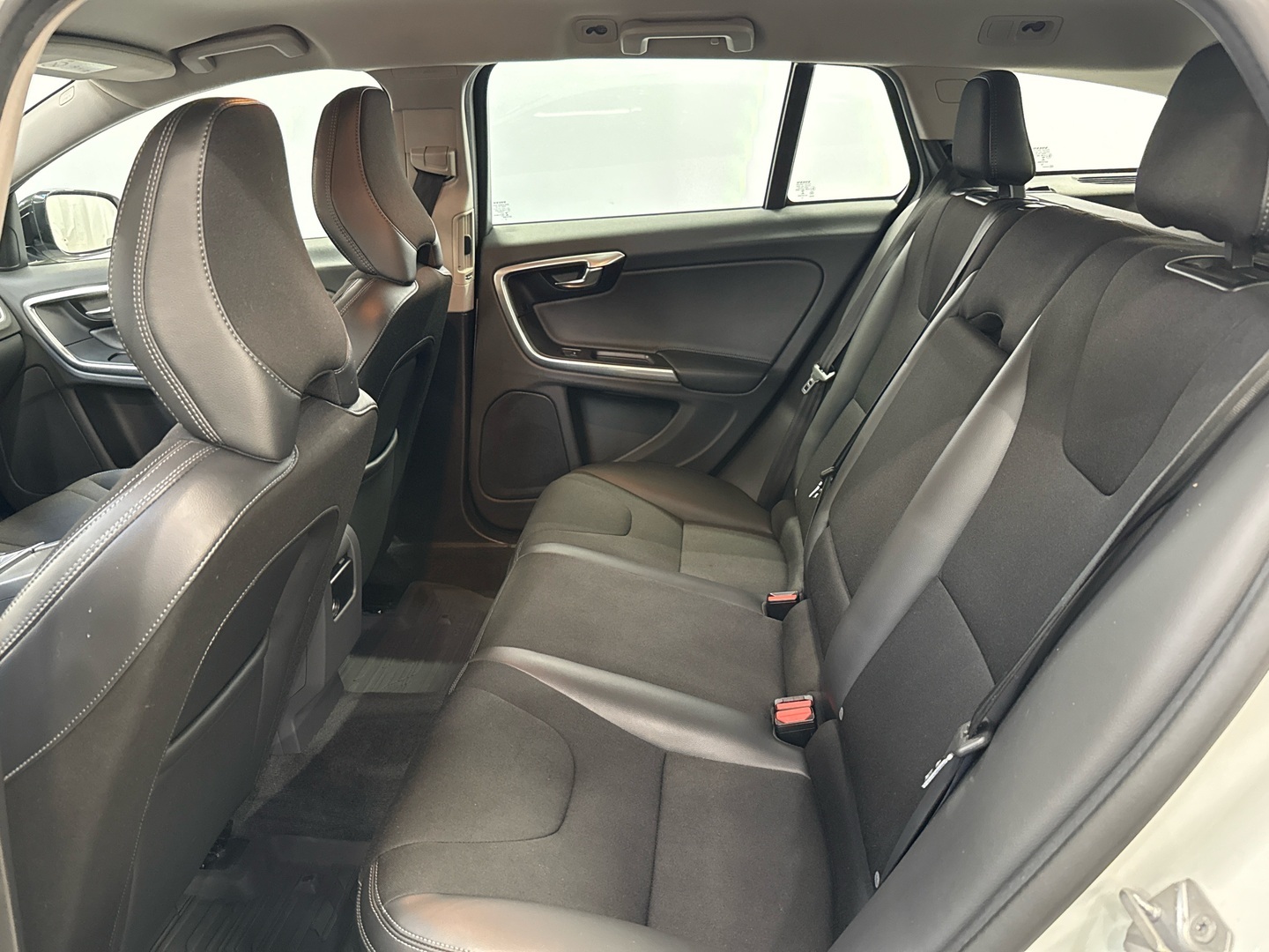 VOLVO V60 Cross Country 2016