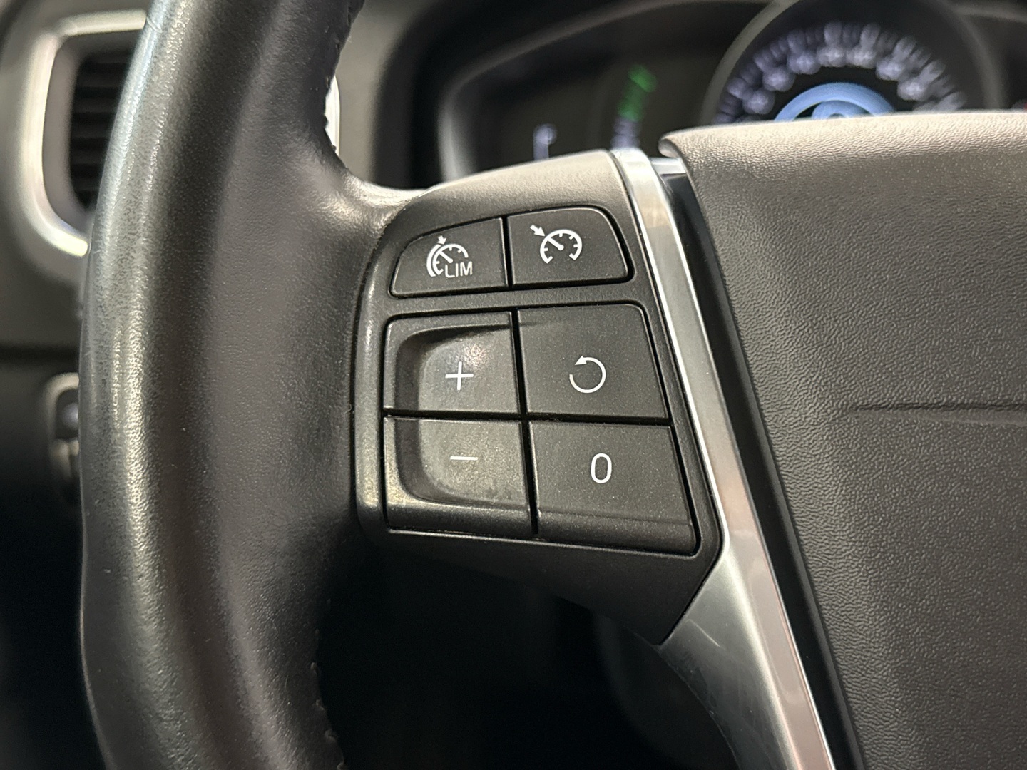 VOLVO V60 Cross Country 2016