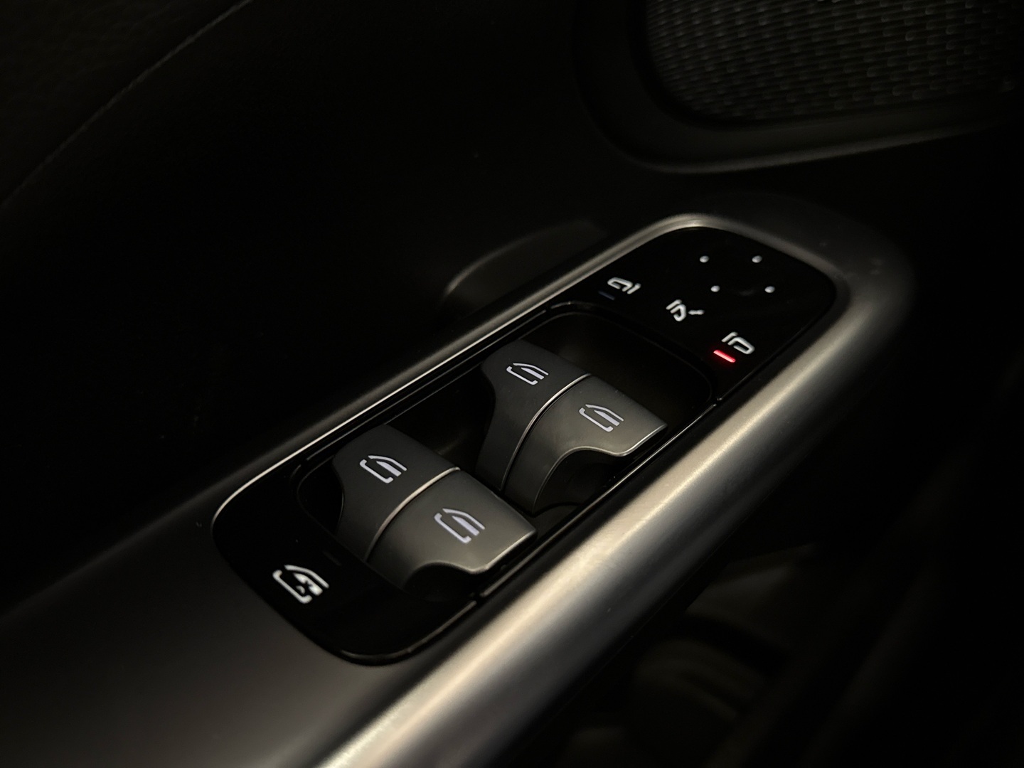 MERCEDES-BENZ C 2023