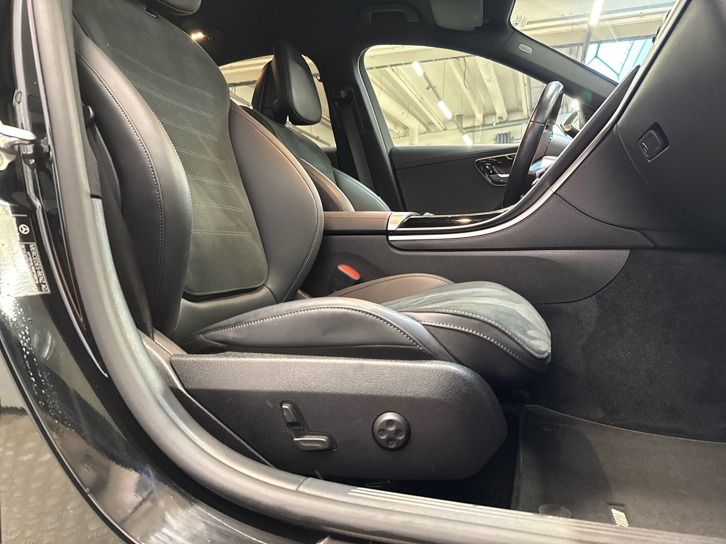 MERCEDES-BENZ C 2023