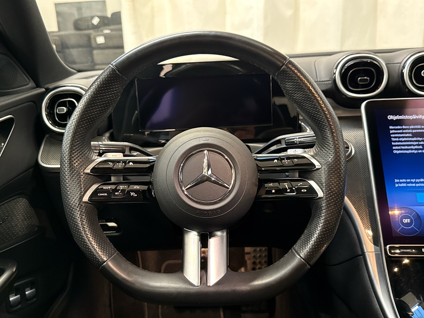 MERCEDES-BENZ C 2023