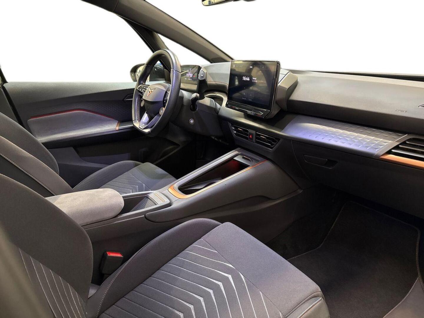 CUPRA Born 2023