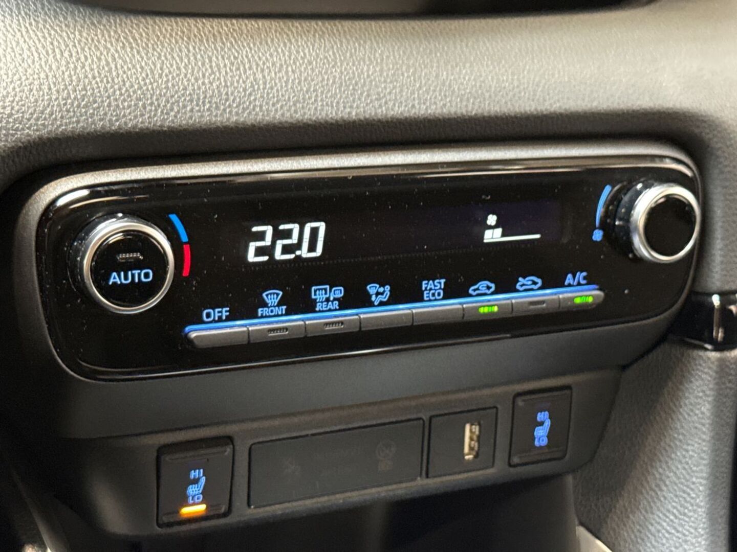 TOYOTA Yaris 2024