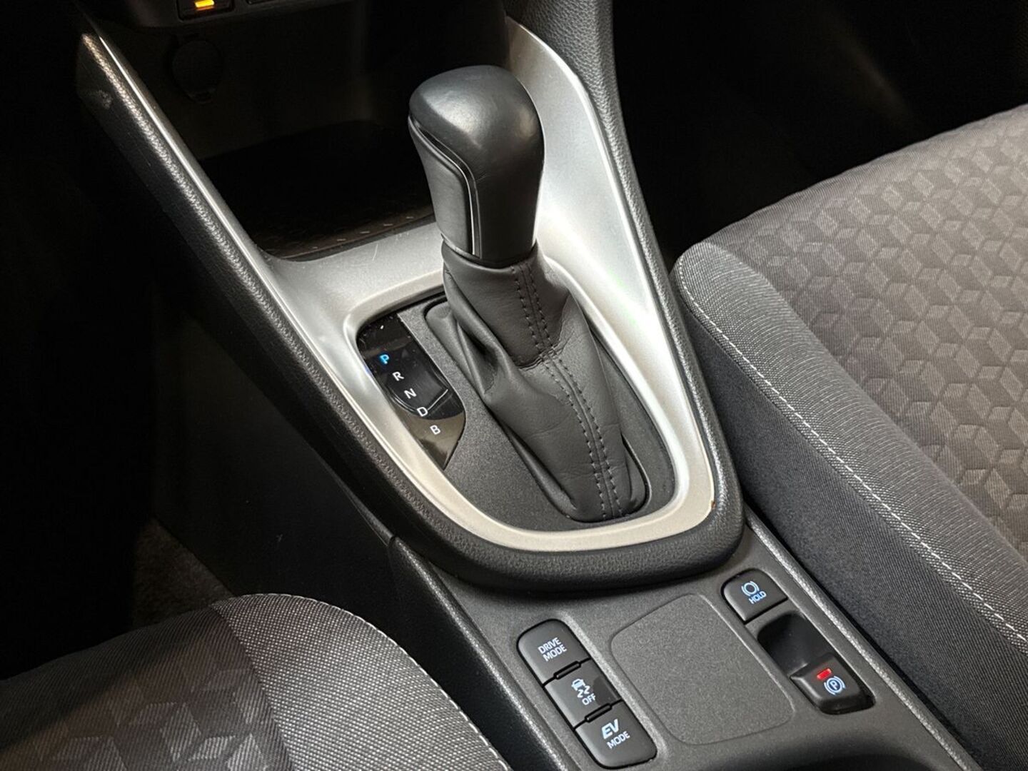 TOYOTA Yaris 2024