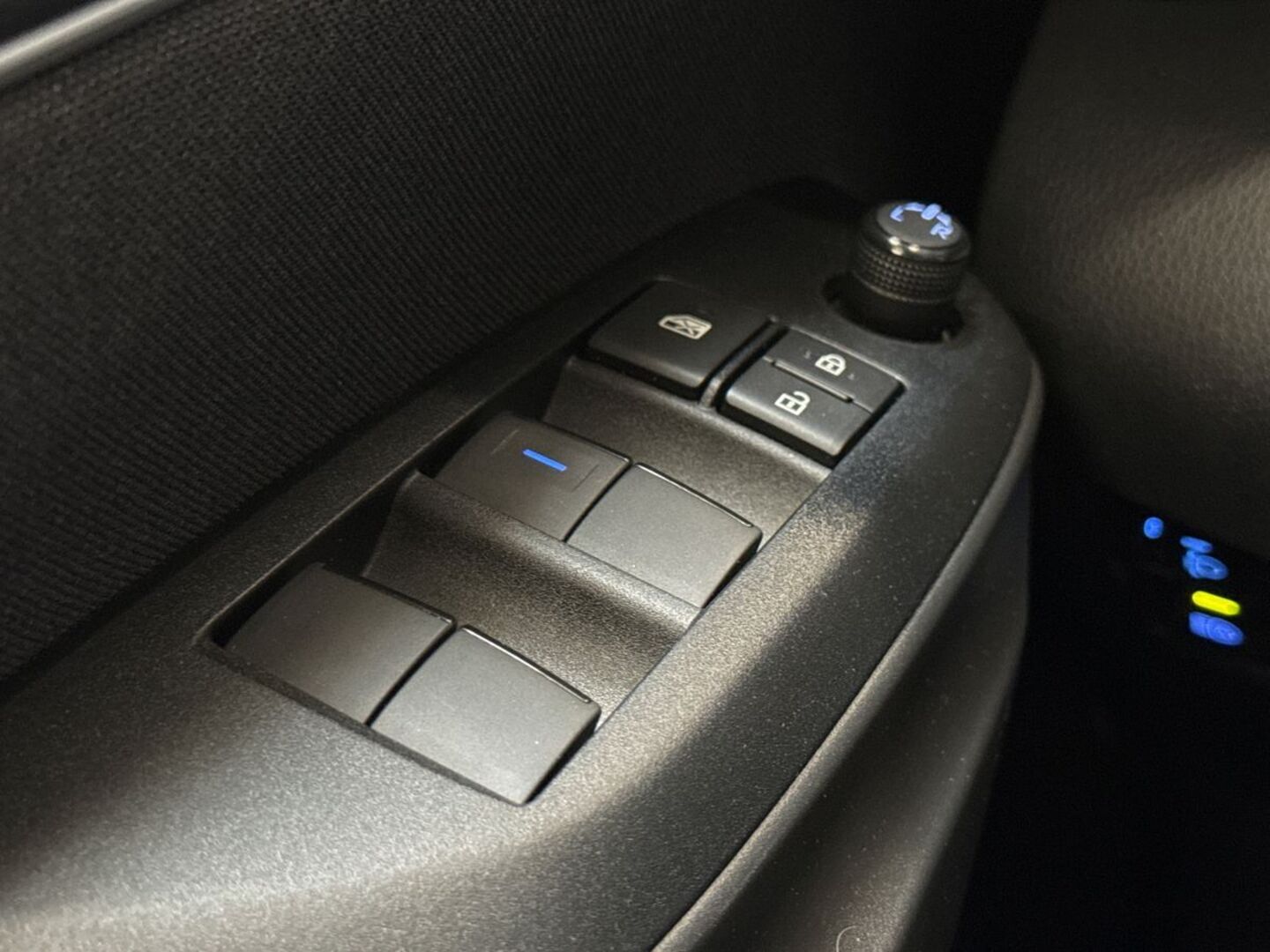 TOYOTA Yaris 2024