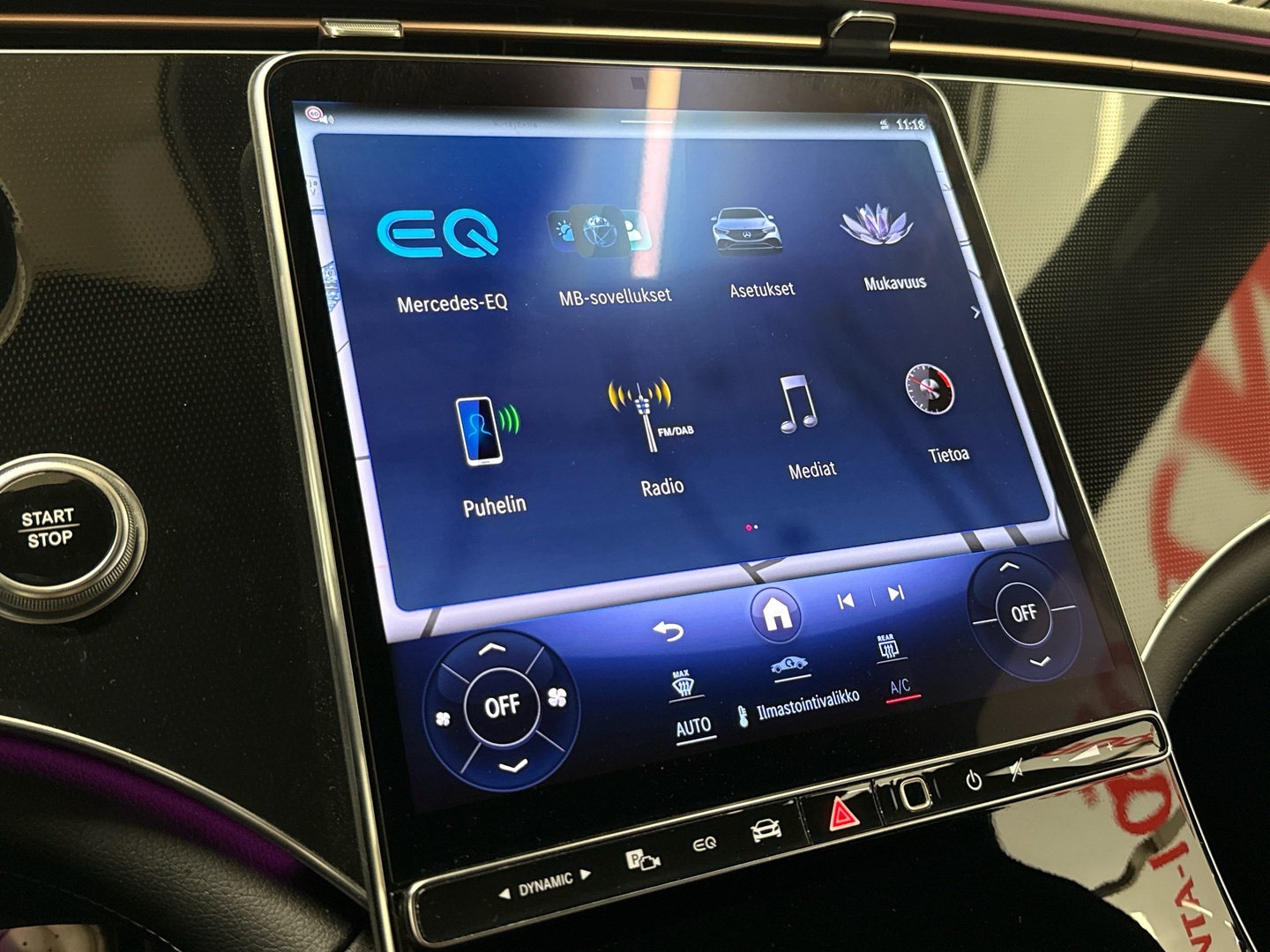 MERCEDES-BENZ EQE 2025