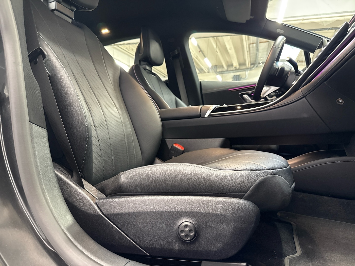 MERCEDES-BENZ EQE 2025