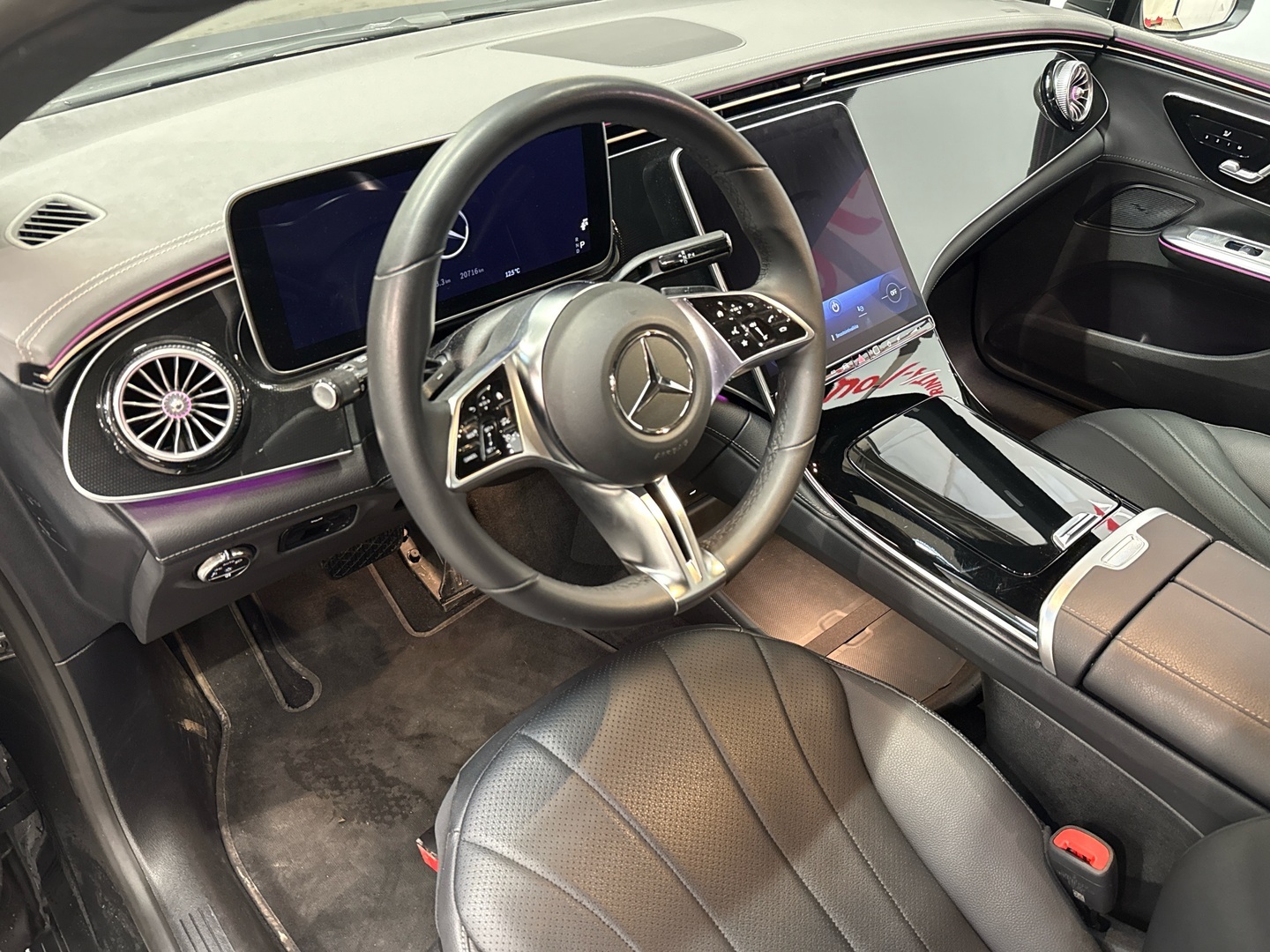 MERCEDES-BENZ EQE 2025