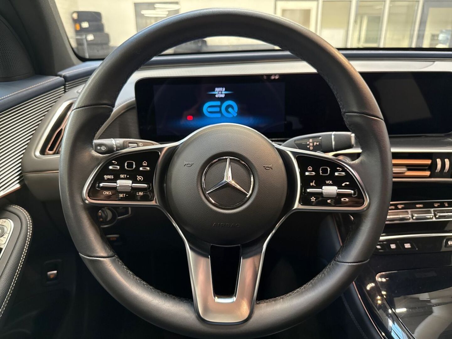 MERCEDES-BENZ EQC 2022