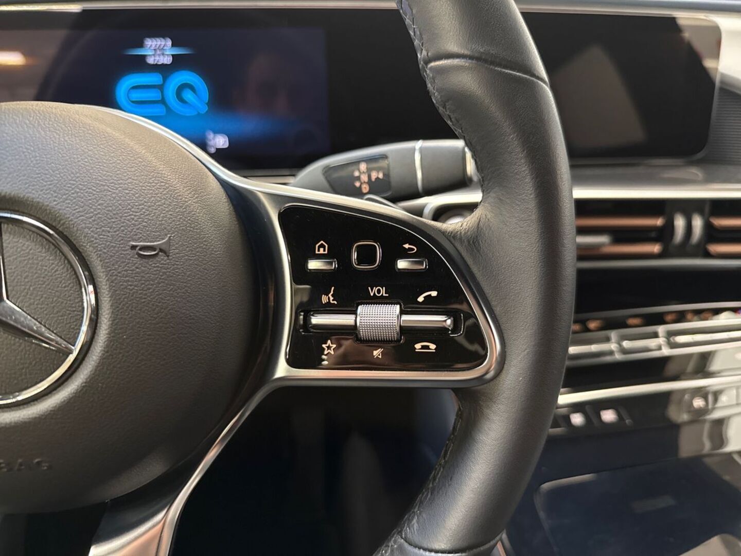 MERCEDES-BENZ EQC 2022