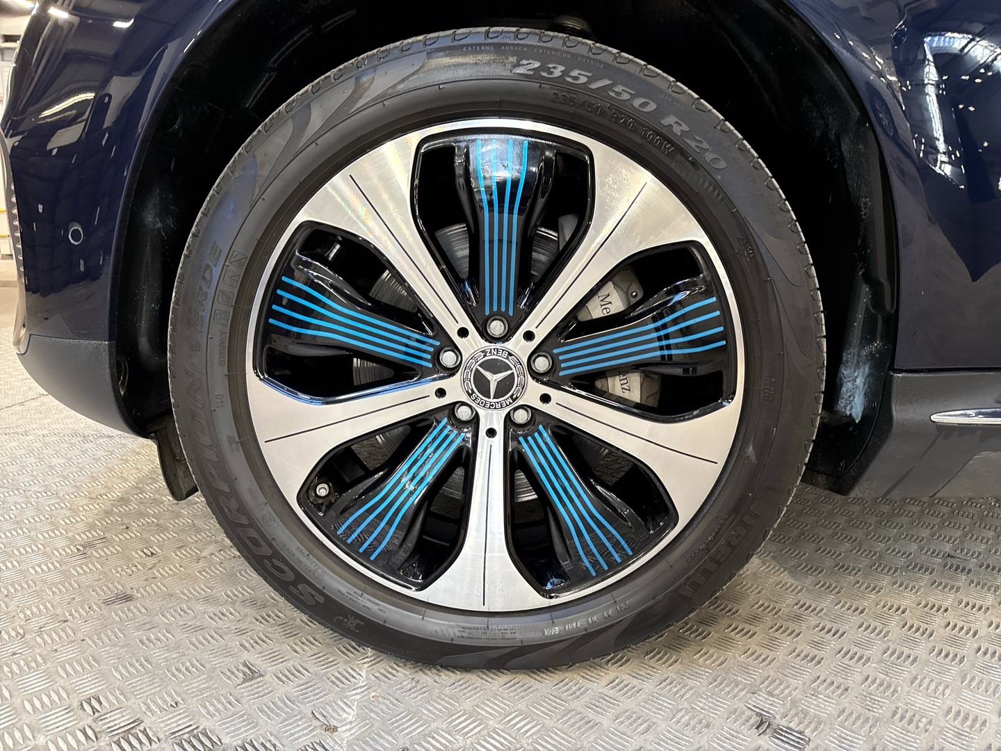 MERCEDES-BENZ EQC 2022