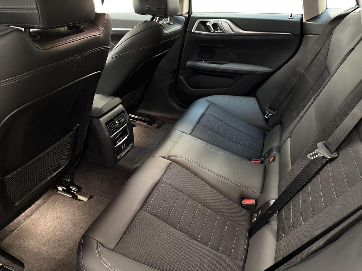 BMW i4 10