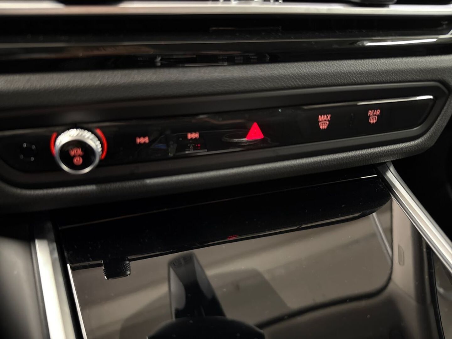 BMW i4 25