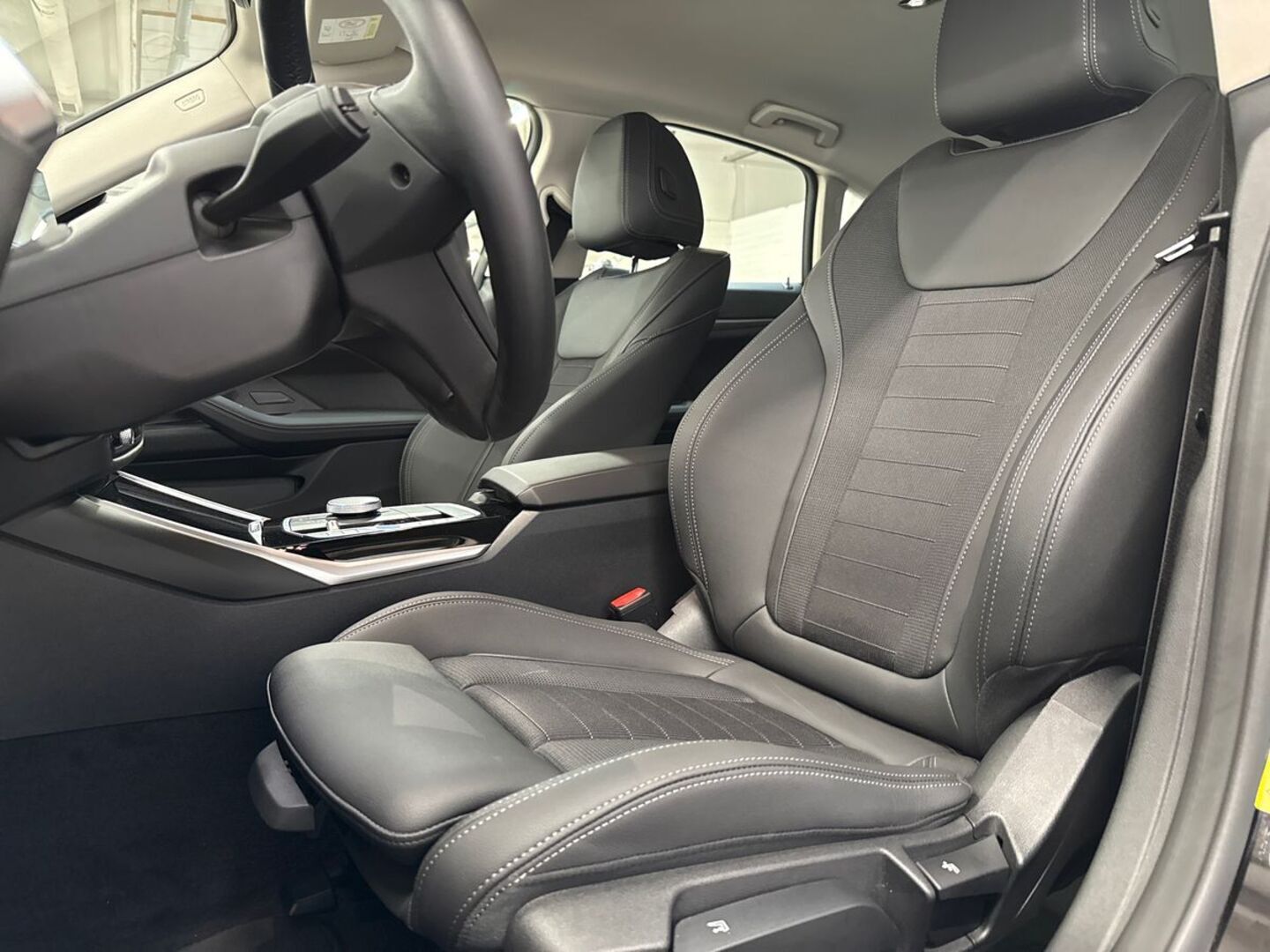 BMW i4 32