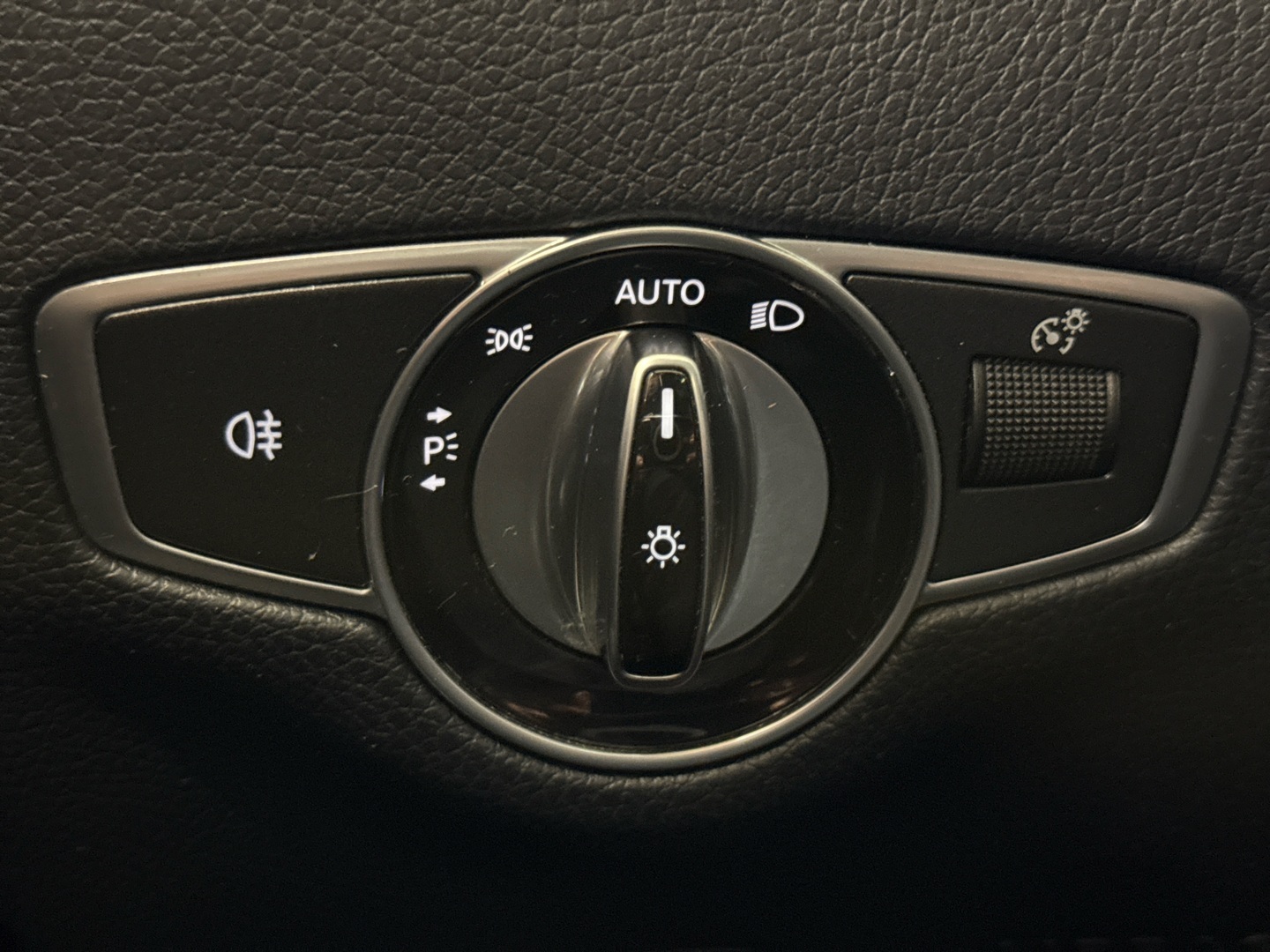 MERCEDES-BENZ E 2017