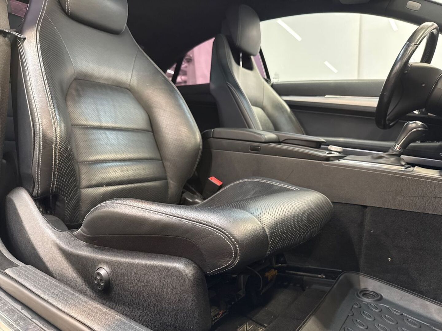 MERCEDES-BENZ E 18
