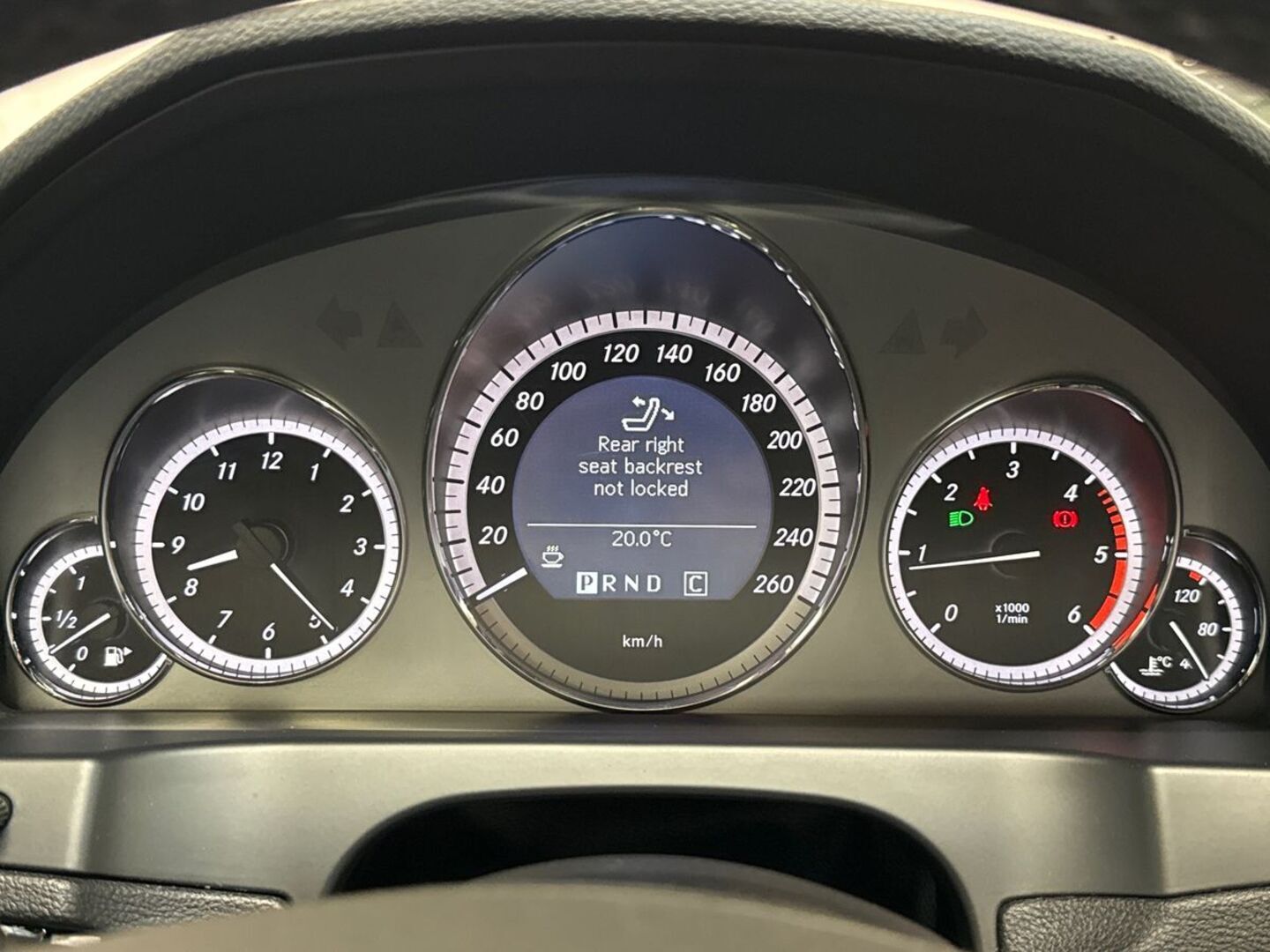 MERCEDES-BENZ E 24